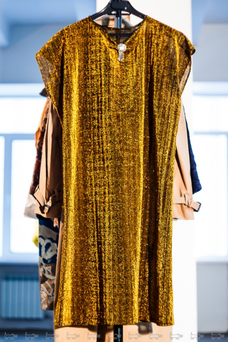 Бабушкино платье, ему около 30 лет.