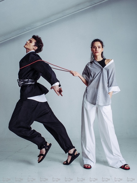 На Алексее: сорочка SHLZ (Bolshoi), пиджак Maison Margiela (Maison Martin Margiela), пояс Petzl, брюки D.Gnak, cандалии Source (Tramontana) На Евгении