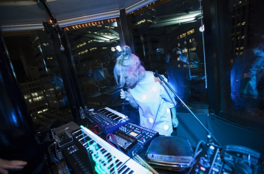 Мой лайв в караоке-баре в Токио. В том самом, где снимали сцену из фильма «Трудности перевода».