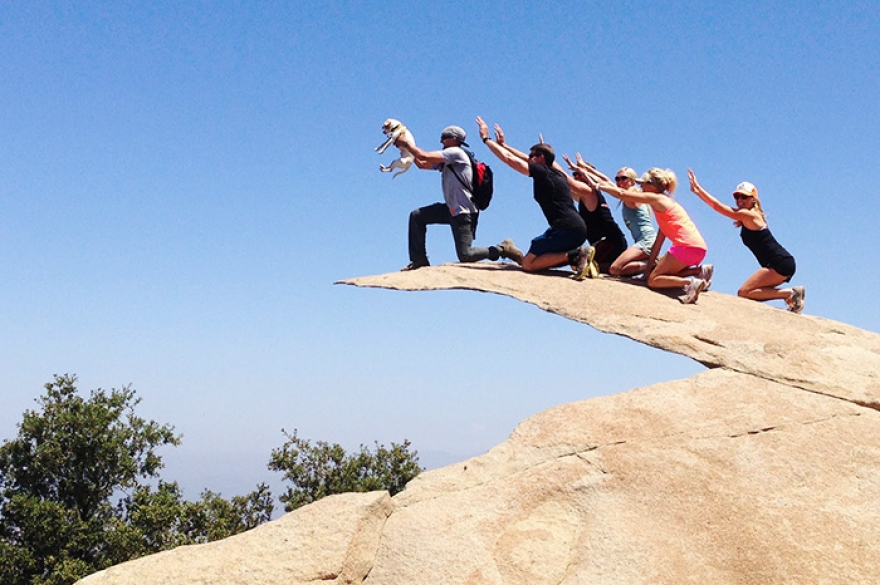 Potato Chip Rock Это абсолютно необязательное знание, но на земле даже есть картофельный чипс — скала. Природная аномалия-достопримечательность