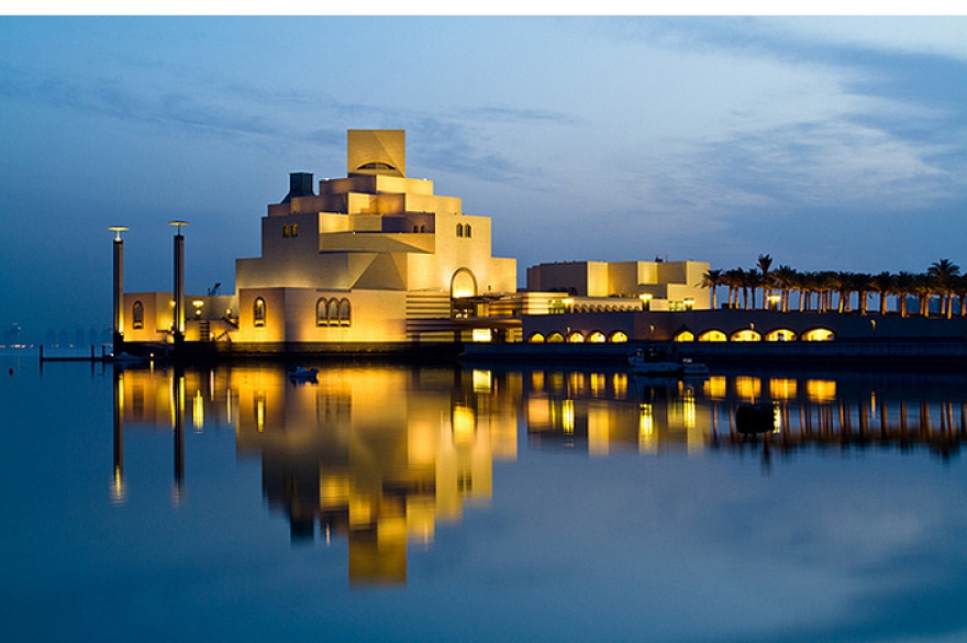 Музей исламского искусства в Дохе создан по проекту Юй Мин Пэя — архитектора, прославившегося знаменитой стеклянной пирамидой у Лувра. Известен самой