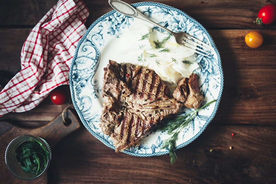 Ти-боун-стейк в лавке-кафе «Большая Мясницкая»