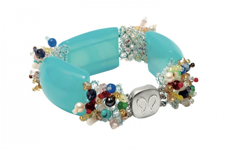 «Богиня», Nasonpearl Браслет «Санторини» собран из сотни бусин разных огранок и размеров: халцедона, лабрадорита, авантюрина, агата, иолита, аметиста