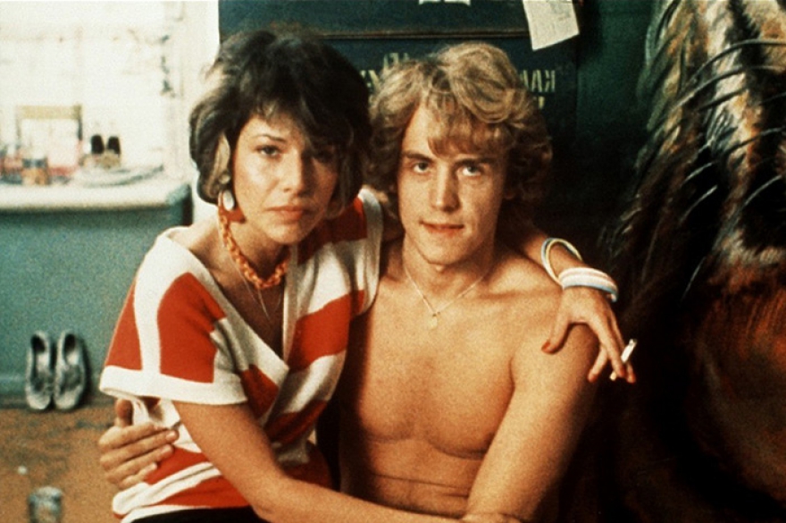 Фильм «Маленькая Вера» (1987), драма Василия Пичула о неприкаянной провинциальной девушке, поразила всех сценой полового акта и стала символом