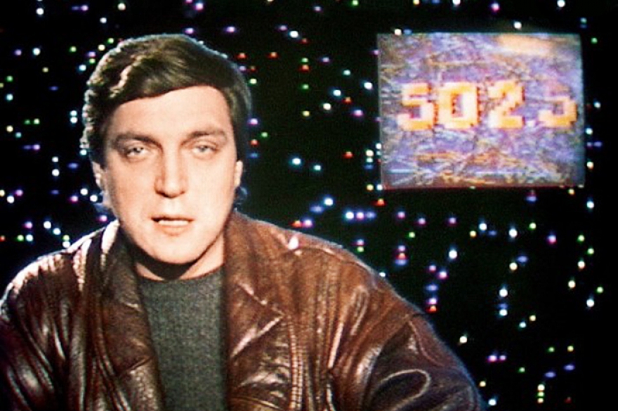 Информационная передача «600 секунд», выходившая в эфир с 1987 года, зажгла скандальную звезду Александра Невзорова, главного из нескольких ведущих