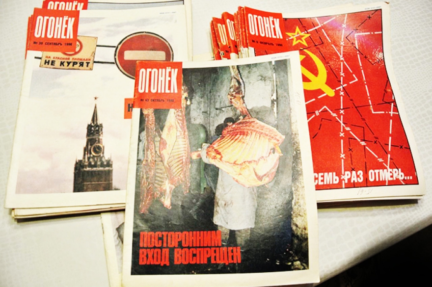 Мерило вещей и культовое издание для оппозиционной интеллигенции конца 80-х: именно в «Огоньке», возглавляемом главным редактором Виталием Коротичем