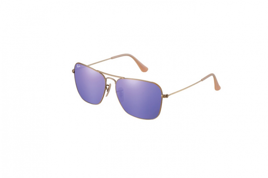 Очки Ray-Ban, 13 000 руб. (SGH, Дом солнцезащитных очков)