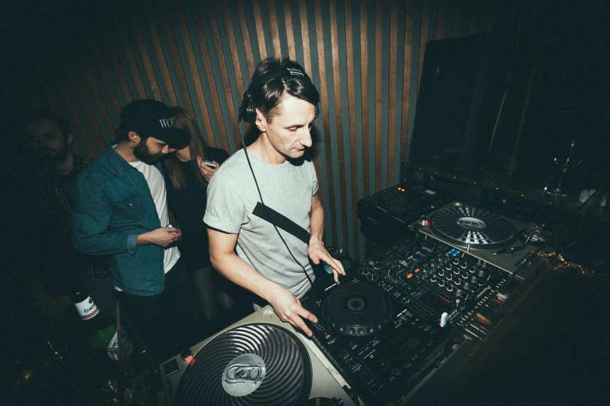 Одна подруга Виталия Сокульского выпалила, узнав о закрытии заведения: "Если у вас не было двойного оргазма в туалете "Дома быта", вы зря четыре года