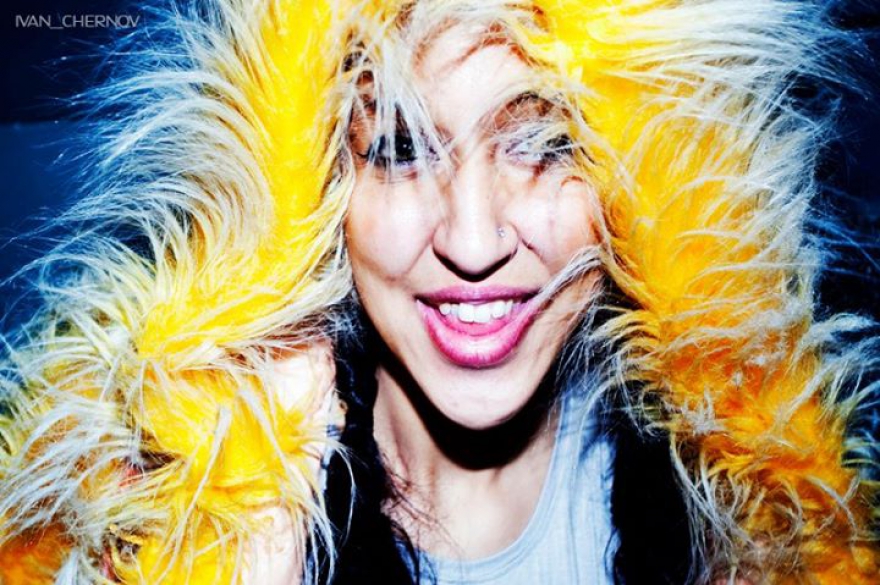 Эми Питерс на презентации ее второго альбома WHO - REMIXES