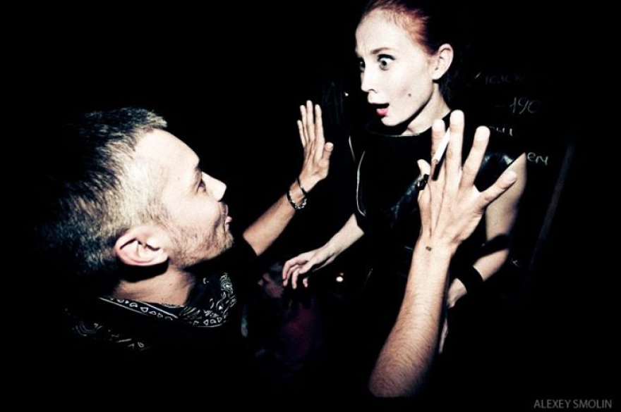 Стилист Александр Рогов и it-girl Александра Федорова на вечеринке московского десанта в "Доме быта"