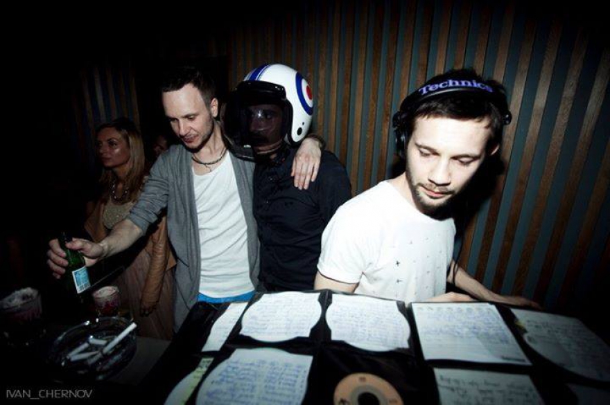 Александр Калухин в образе на вечеринке его друзей Friendly Family