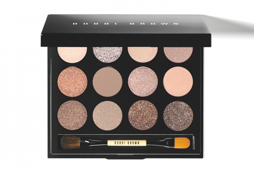 Shimmering Sands Eye Palette Bobbi Brown Золотой коже — тени в тон! Так решила Бобби Браун и немедленно собрала в палетку двенадцать оттенков песка