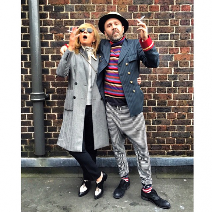 Сергей Шнуров @shnurovs В лондонском боро Камдене Сергей Шнуров напару с Аленой Долецкой демонстрирует лучшие аутфиты, а придирчивых подписчиков