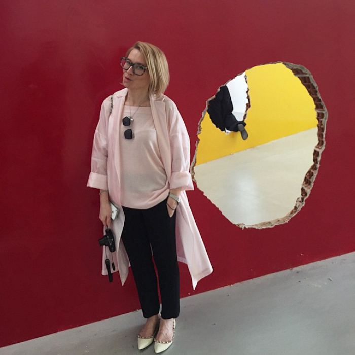 Эвелина Хромченко в павильоне Бразилии