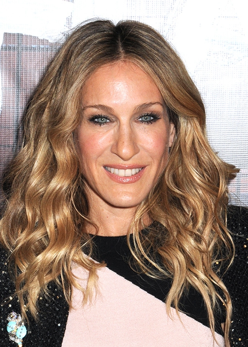 Кудряшки Сары-Джессики Паркер - ее богатство. Поэтому она старается подчеркнутьих густоту 3D-окрашиванием.