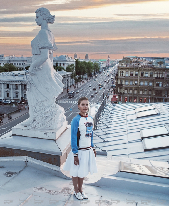 Екатерина Юрлова. Свитшот Bosco Fresh, платье Jil Sander (все — BOSCOFAMILY), лоферы Gucci (ДЛТ)