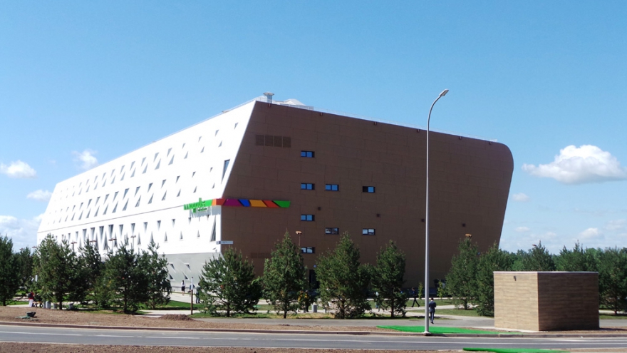 Спорткомплекс - с бассейном и саунами