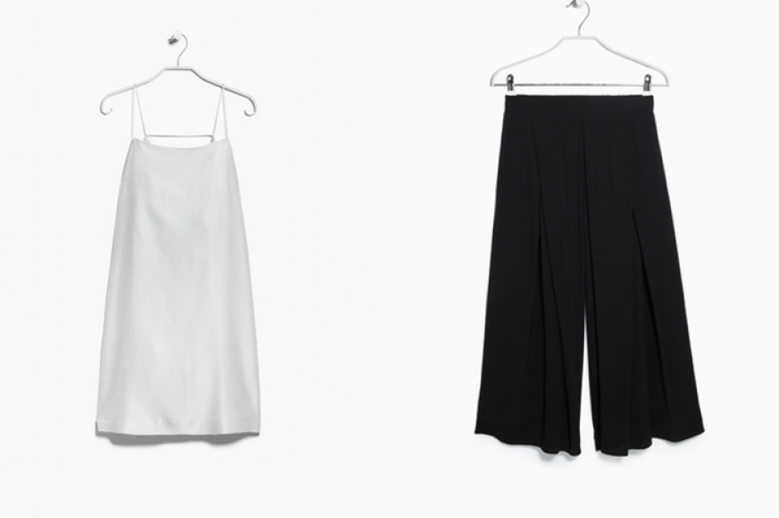 Платье 1999 вместо 4999 рублей; укороченные брюки 1499 вместо 2999 рублей Mango Первый масс-маркет, объявивший о сэйле. Причем ценники испанская марка