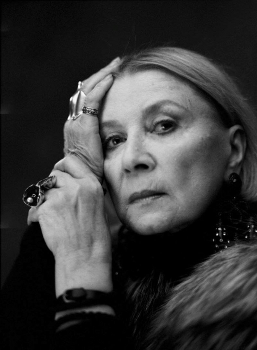 Алла Демидова