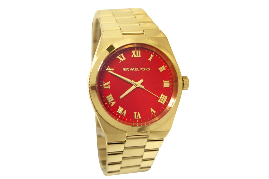 Трендсеттеры в новом сезоне могут ликовать, Michael Kors закрепляет красный в качестве флагмана своих модных тенденций. Новый культовый фетиш готов