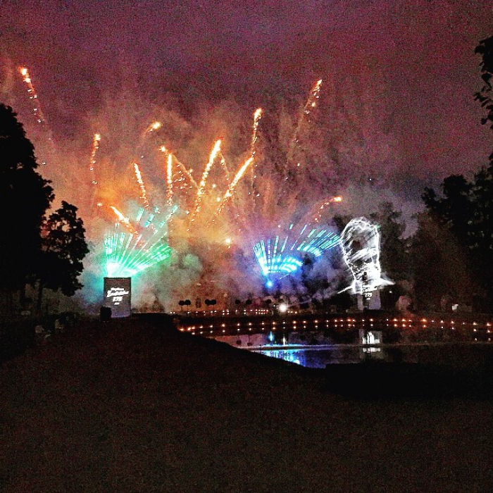 Салют в завершении гала-вечера «Белые ночи» в Царском селе