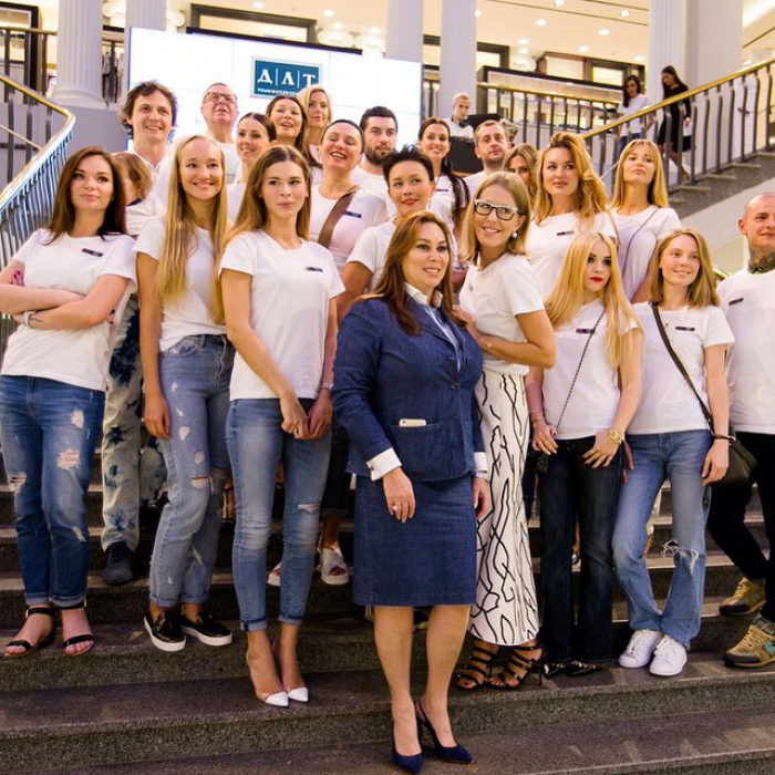 Ксения Собчак, Алла Вербер, Екатерина Мцитуридзе и другие звезды на благотворительной распродаже в ДЛТ