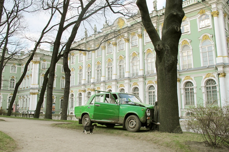 «Лада Копейка» (2014), акция, видео В рамках основного проекта (курируемого Каспаром Кёнигом) 10-й европейской биеннале современного искусства