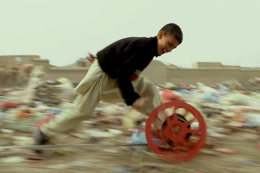 «Наматывать-Разматывать» («Афганские проекты 2010-2014»), видеоинсталляция Центральная работа на петербургской выставке Алиса: видеодокументация