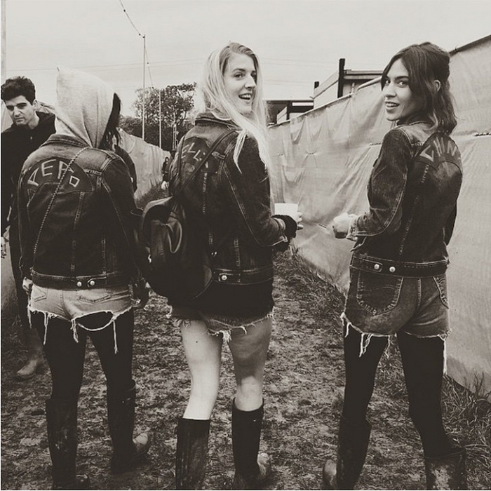 Алекса Чанг с друзьями