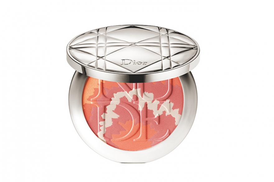 Tie Dye Nude Tan, Dior Увлекшись 1970-ми, фэшн-дизайнеры вспомнили в этом сезоне только о богеме. А просветленные в индийском трипе «дети цветов
