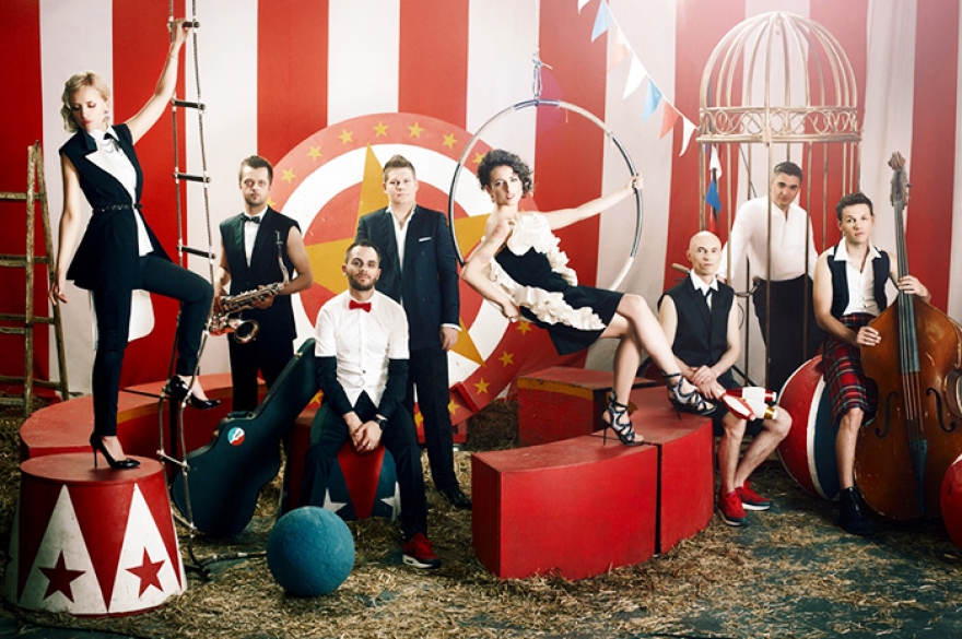 «Fruktы» Главные кавер-звезды России и производители саундтрека к паузам в программе «Вечерний Ургант» обещают сюрпризы. С недавних пор музыканты