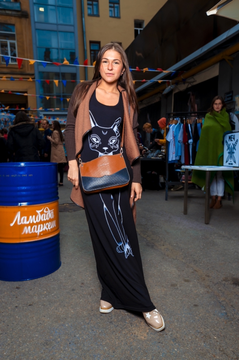 Татьяна Олейникова в кардигане Zarina и ботинках Stella McCartney