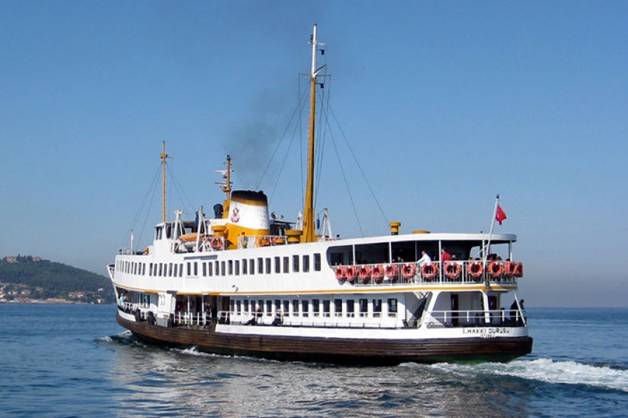 Паромы и морские автобусы, Стамбул Маршрутов: около 100 Стоимость: 1-6$ Интервал движения: 5-20 минут Стамбул расположен в проливе Босфор у Мраморного