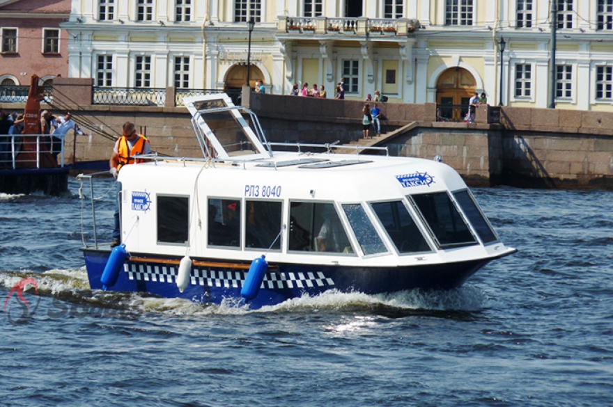 Аквабус, Петербург Маршруты: остался 1 (Старая деревня — Финляндский вокзал — Медный Стоимость: 70 — 300 рублей (кольцевой маршрут в выходные дни