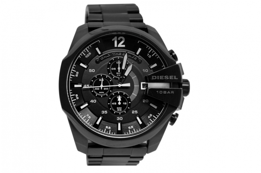 Mega Chief, Diesel Исполинский хронограф размером 51 на 59 миллиметров обладает стальным характером и таким же корпусом, но с ионным напылением