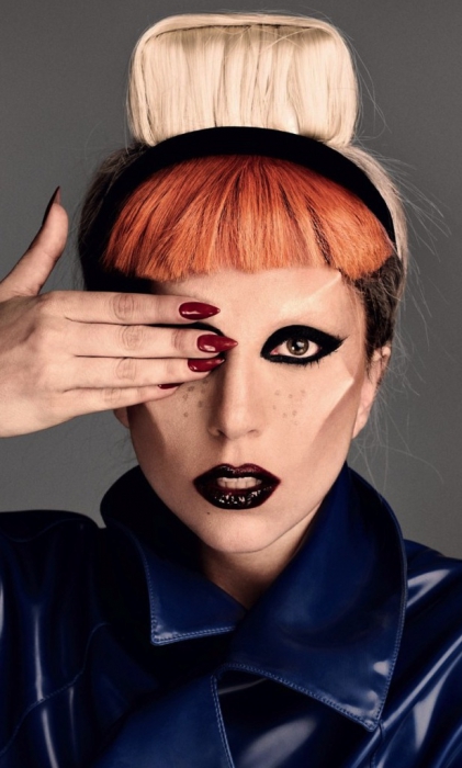 Леди Гага в парике Шарли