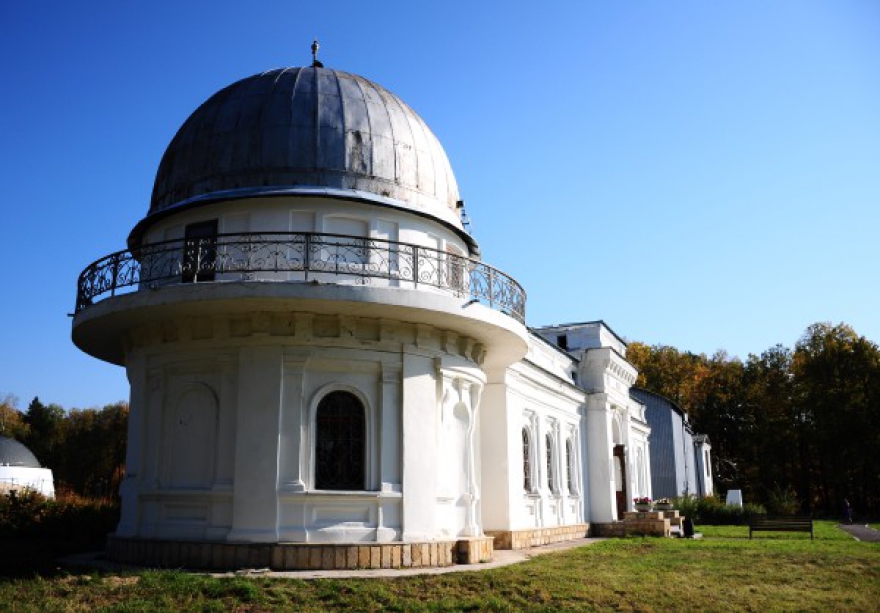 Обсерватория им. В.П. Энгельгардта Обсерватория расположена в 20 км от Казани в поселке Ореховка на высоте 75 метров над уровнем моря. Она была