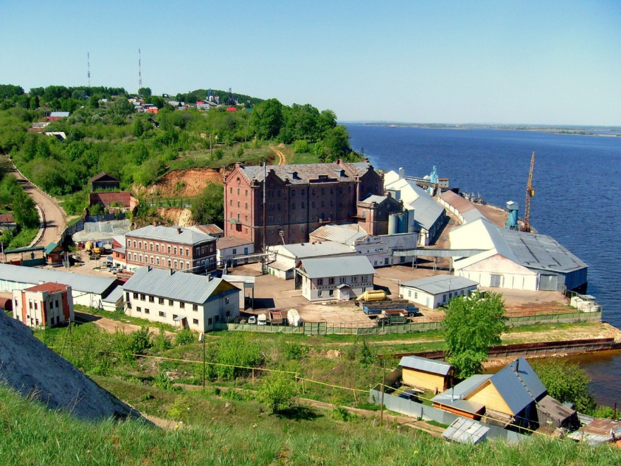 Печищи Верхнеуслонский район Если плыть по Волге в районе села Верхний Услон, взгляд ловит высокий слоистый монументальный берег. Это памятник природы