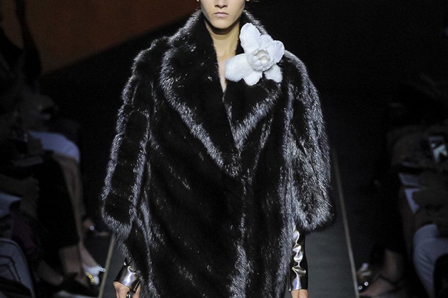 Шуба из кутюрной коллекции Fendi f/w 2015 (1 000 000 долларов) На недавно прошедшей неделе высокой моды Fendi представили дебютную кутюрную коллекцию