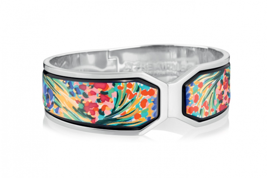 Посвящение Клоду Моне, Freywille В дизайне «Живерни» художники ювелирного дома перенесли на эмалевое полотно любимый сад Моне. Каждый мазок — это