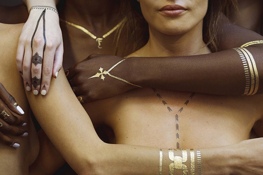 Коллекция переводных татуировок Рианны, созданная с ювелирным дизайнером Jacquie Aiche