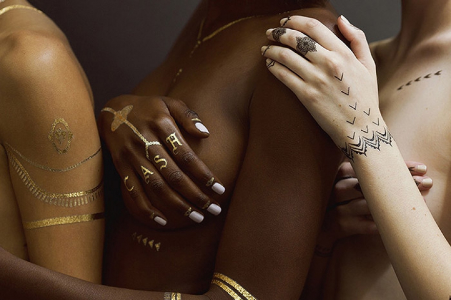 Коллекция переводных татуировок Рианны, созданная с ювелирным дизайнером Jacquie Aiche