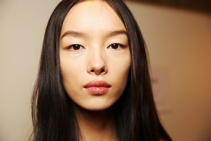 Бэкстейдж показа Dries Van Noten весна-лето 2015