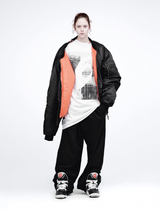 Съемка ID-Magazine: куртка Vetements, штаны Martin Rose