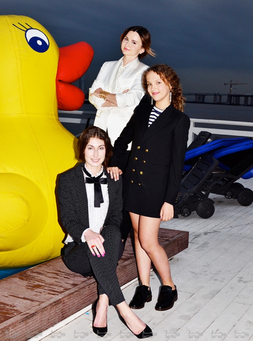 Слева направо: Елизавета Менис, Алиса Стахурская, Анна Савинова