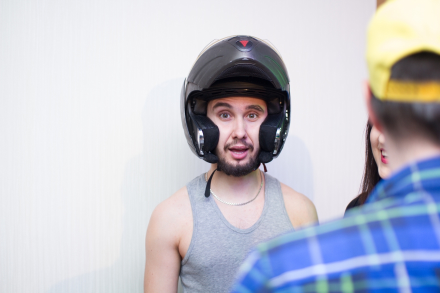 Путешественник Райхан Халитов (на данный момент, проехав Японию и Южную Корею, наводит шорох в Китае).