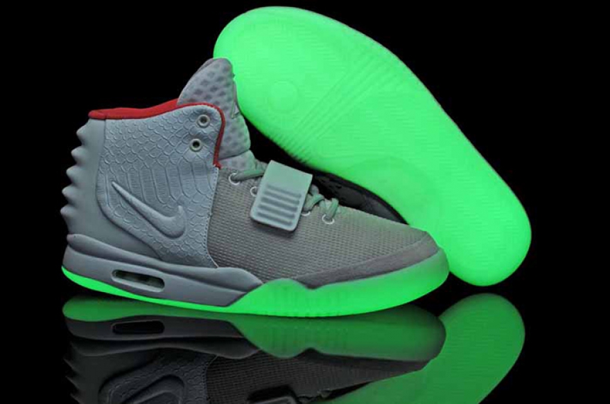 2009, 2012 и 2014 годы, Nike AirYeezy До завершения отношений Канье с Nike было выпущено еще три коллекции спортивных кроссовок, каждая из которых