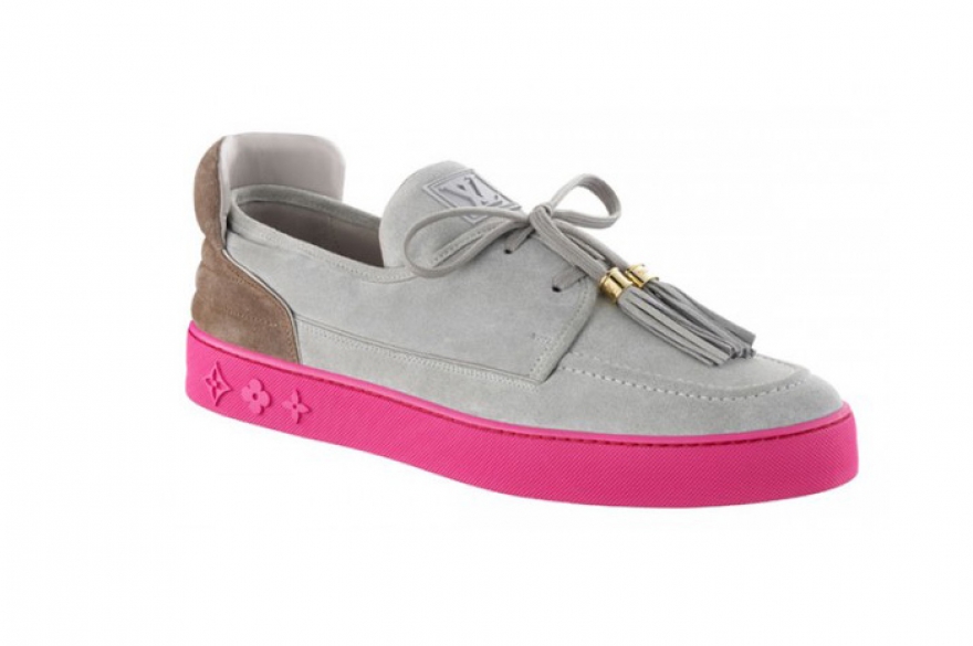 2009 год, Louis Vuitton Don, Mr. Hudson и Jasper Каждая из моделей имеет задник, предназначенный для джинсов. У некоторых пар есть золотые украшения