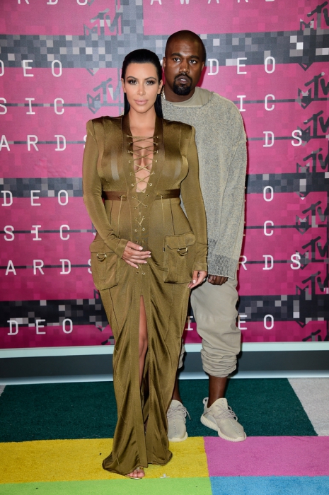 Ким Кардашьян (в Balmain) и Канье Уэст (в Adidas Originals x Kanye West)