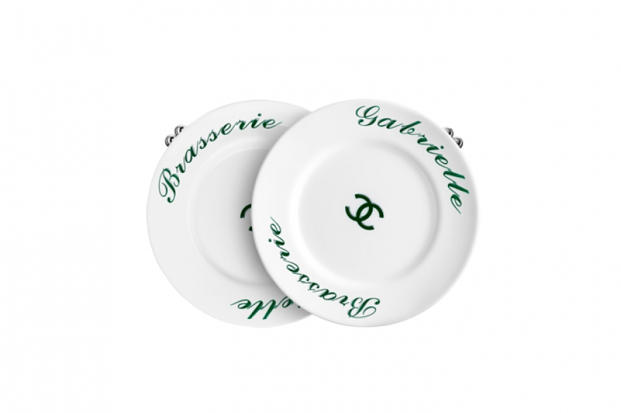 Клатч-тарелка! Такой идее позавидовал бы сам Марсель Дюшан, который первым ввел в обиход понятие «реди-мейд».